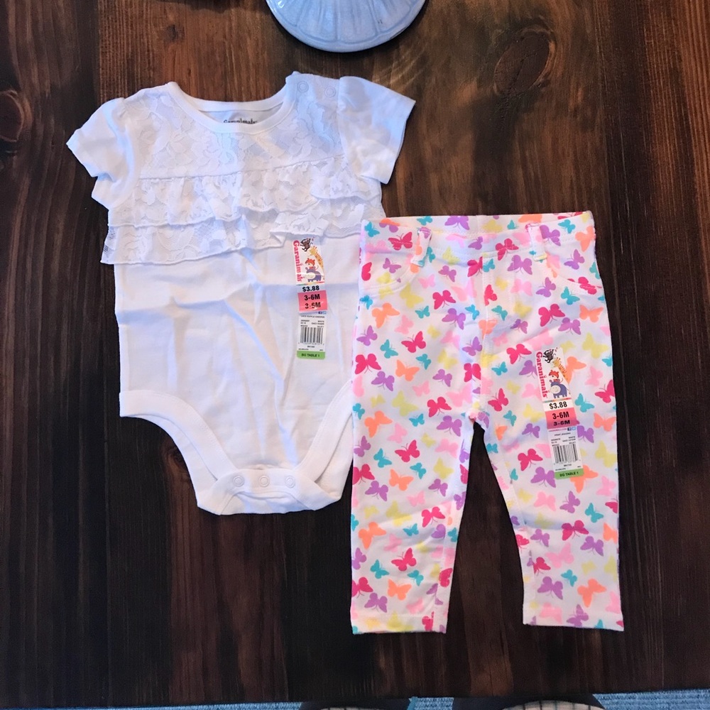 🌸Baby girl onesie and print jegging set. 🌸